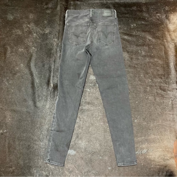 Levi’s® Mile High Super Skinny Jeans in size 28. - Picture 3 of 13